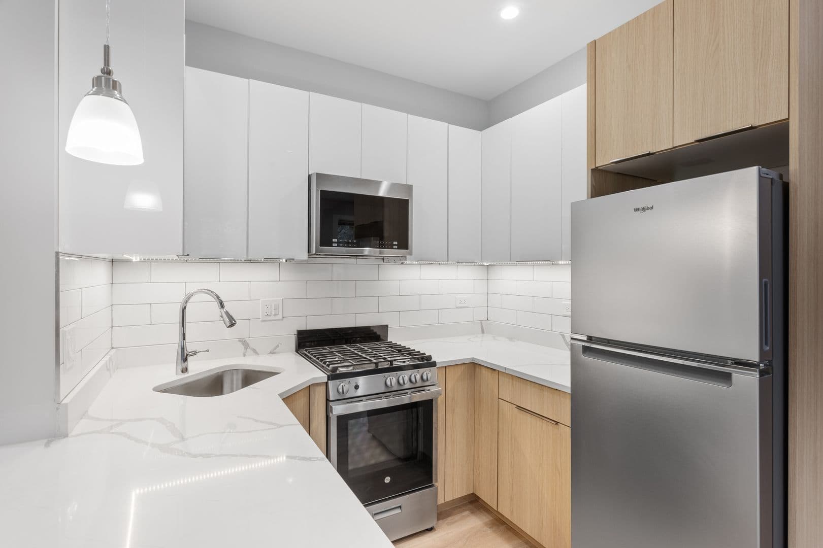 Chicago Apartment: 1310-20 W Birchwood Ave & 7501-07 N Eastlake Ter