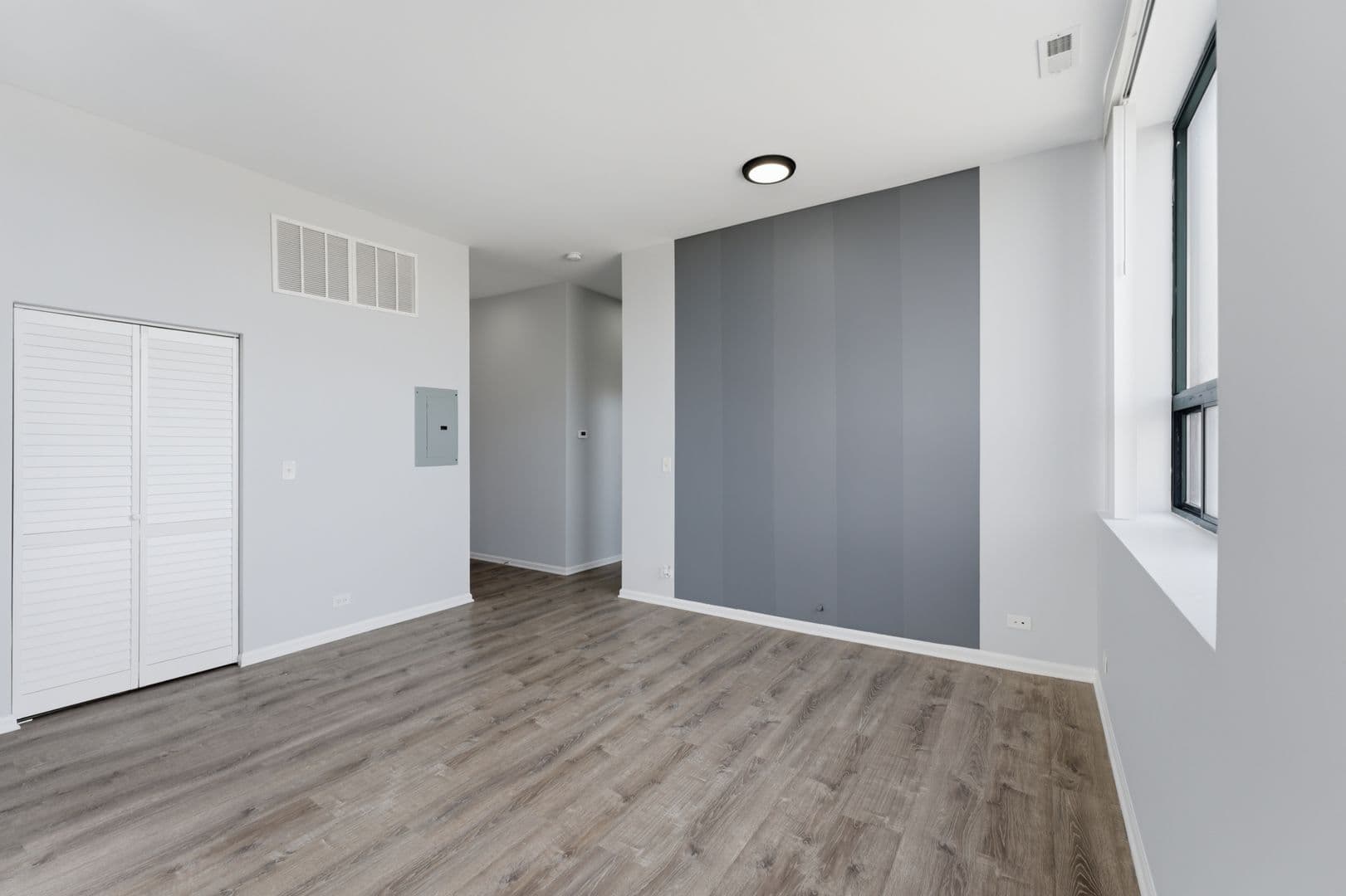Chicago Apartment: 2451 W Howard Street