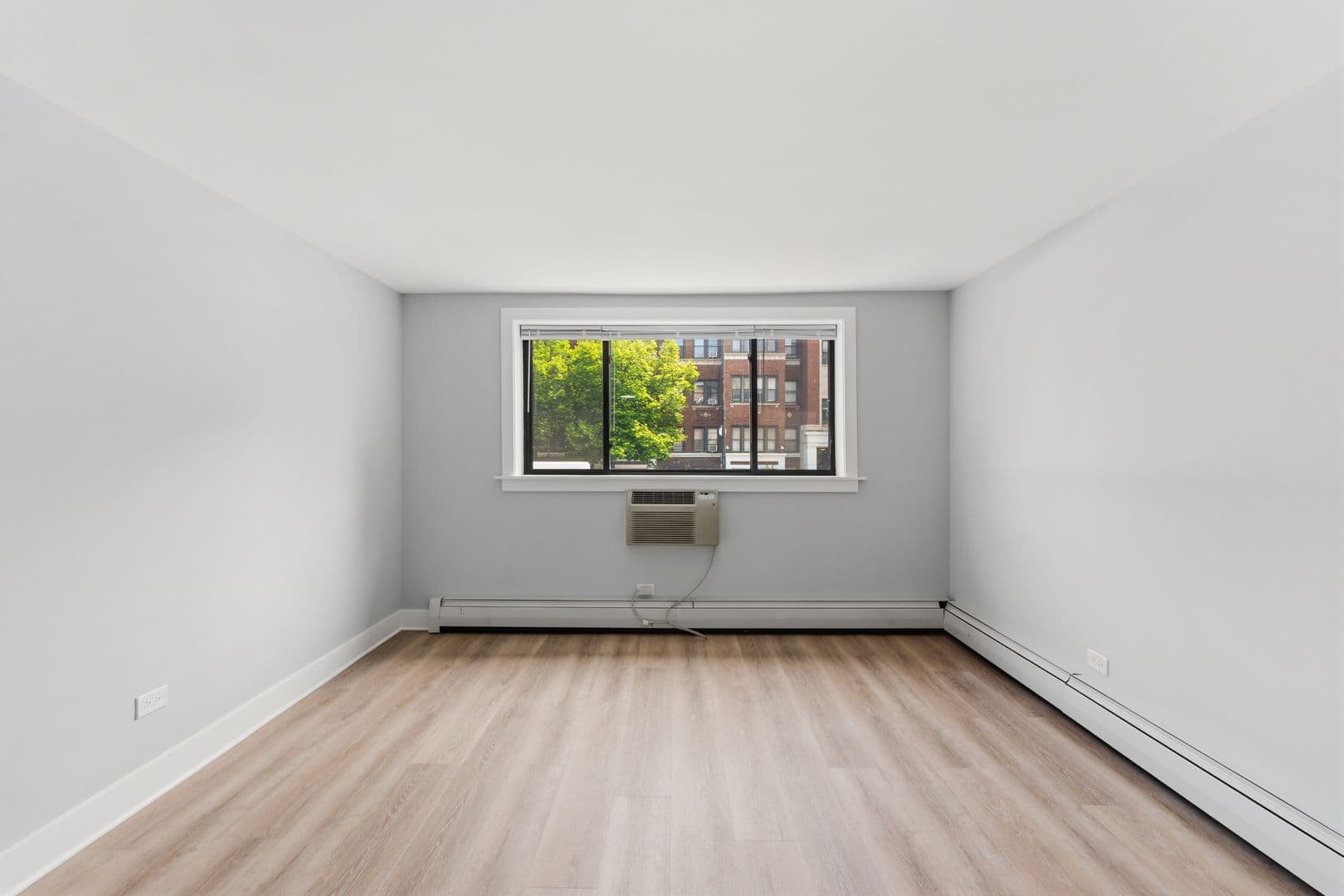 Chicago Apartment: 6758 N. Sheridan Rd.