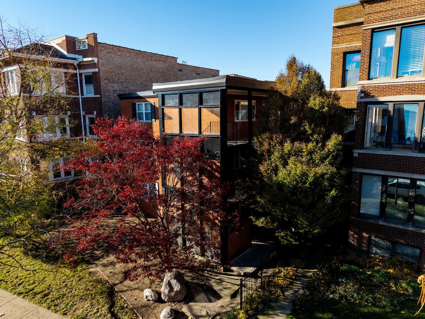 Chicago Apartment: 7606 N Eastlake Ter