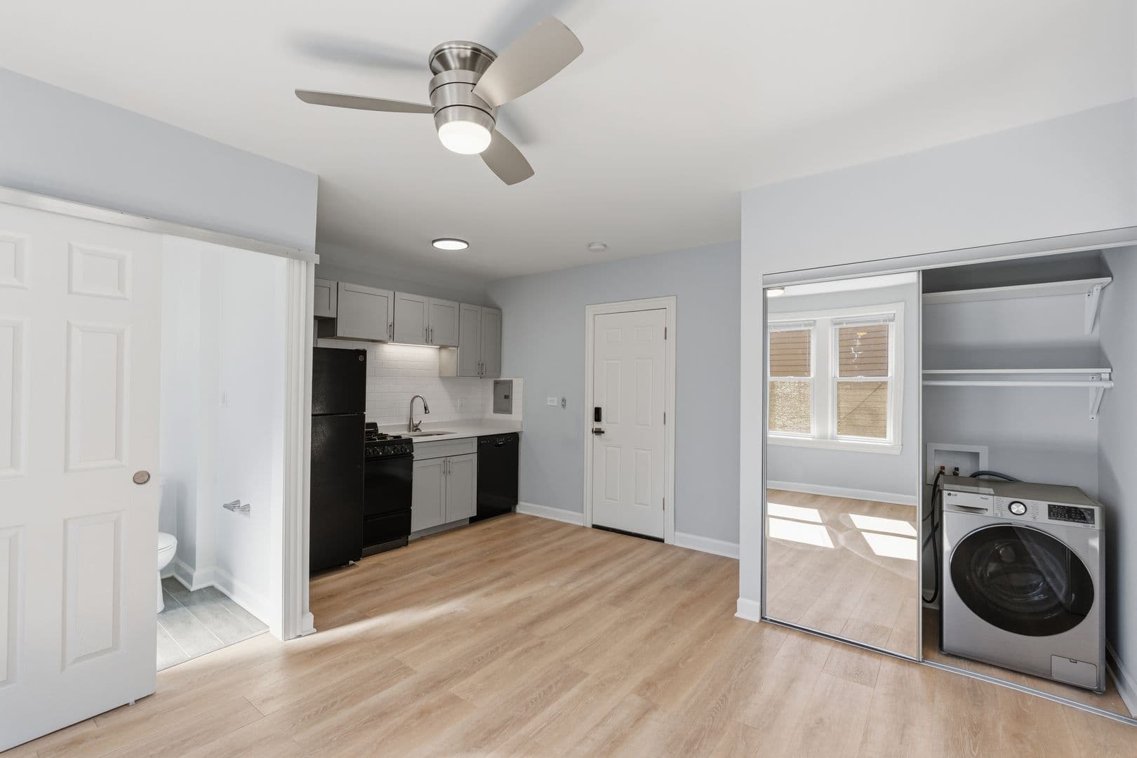 Chicago Apartment: 5710 N Winthrop