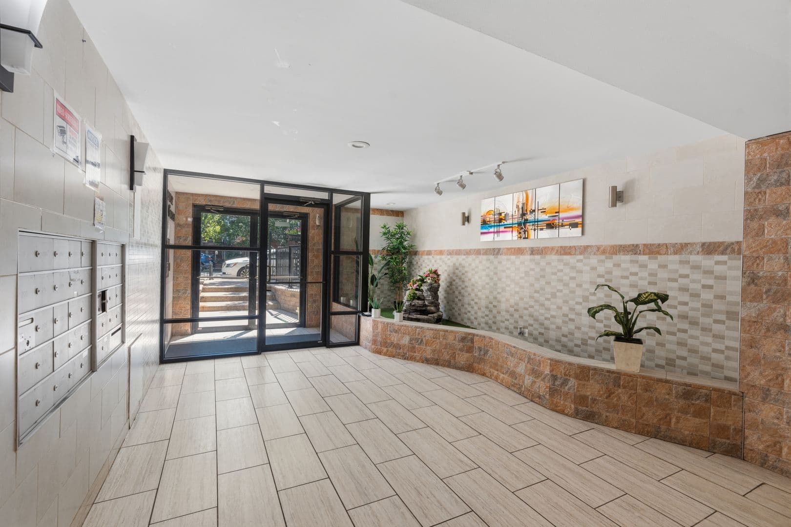 Chicago Apartment: 5534 N Kenmore Avenue