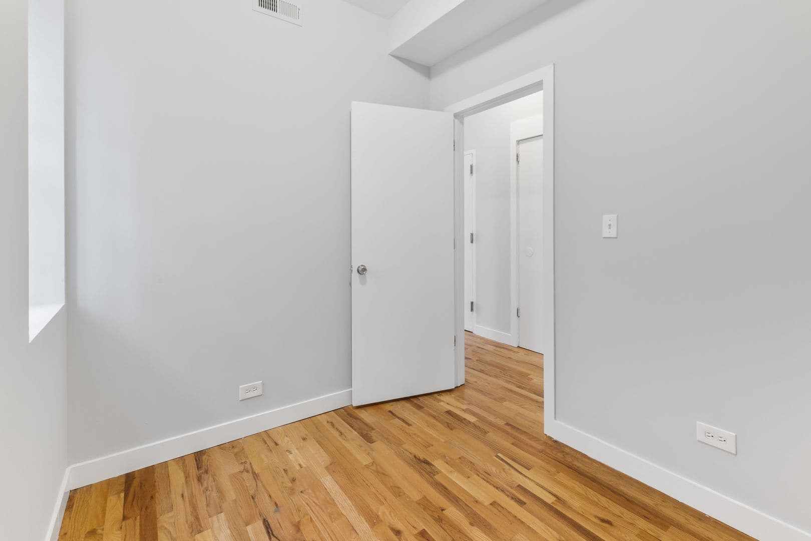 Chicago Apartment: 7450-7456 N Greenview Ave