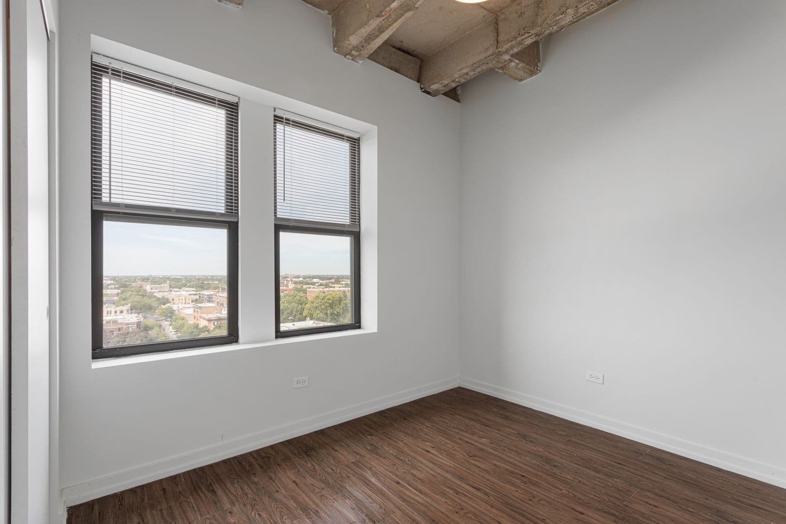 Chicago Apartment: 1325 W Wilson Avenue