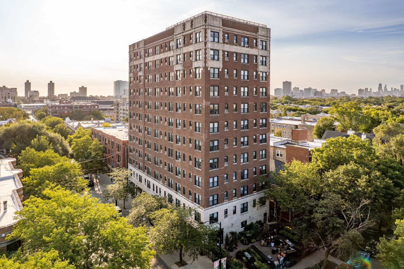 Chicago Apartment: 1325 W Wilson Avenue