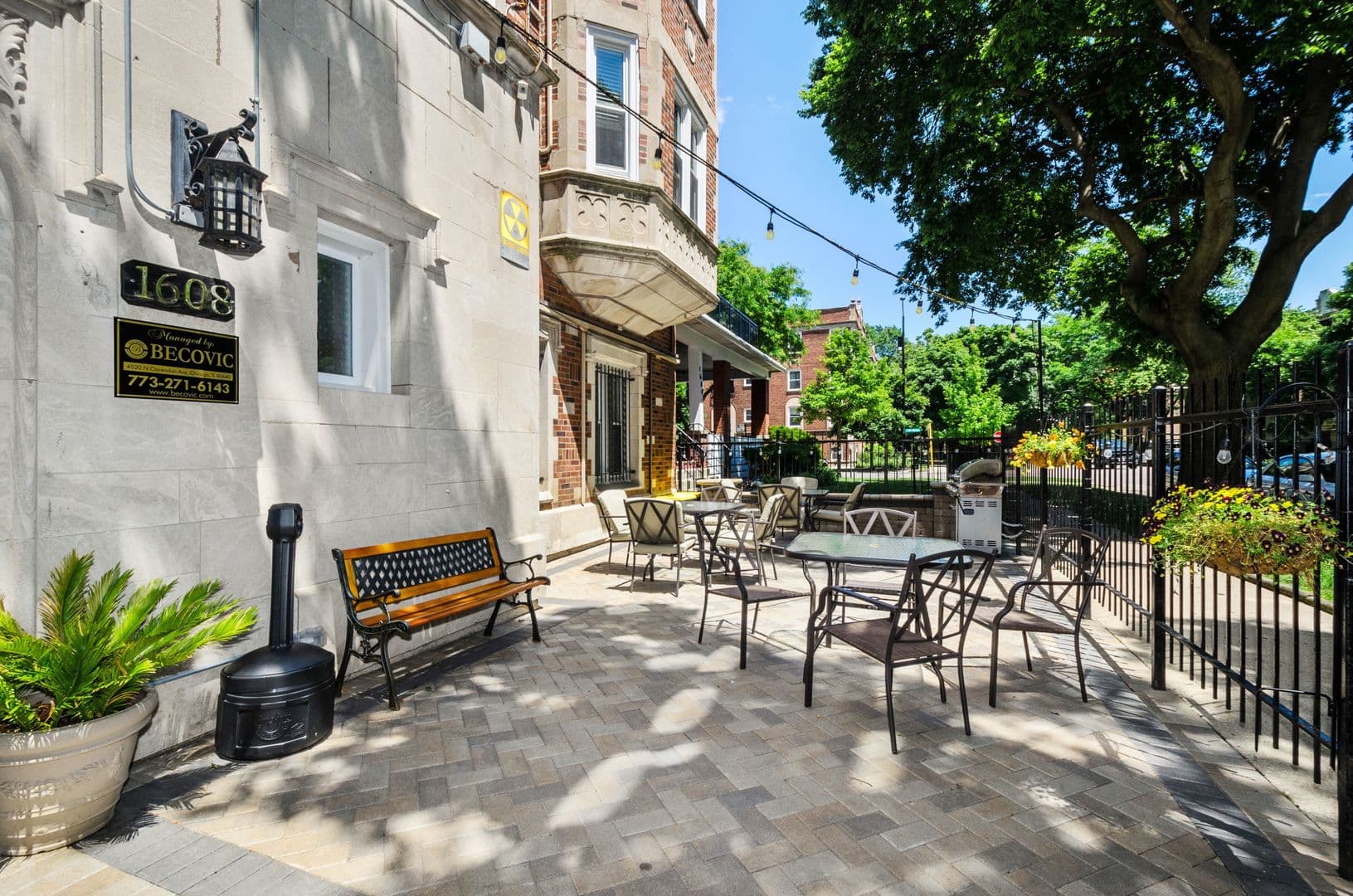 Chicago Apartment: 1608 W Sherwin Ave