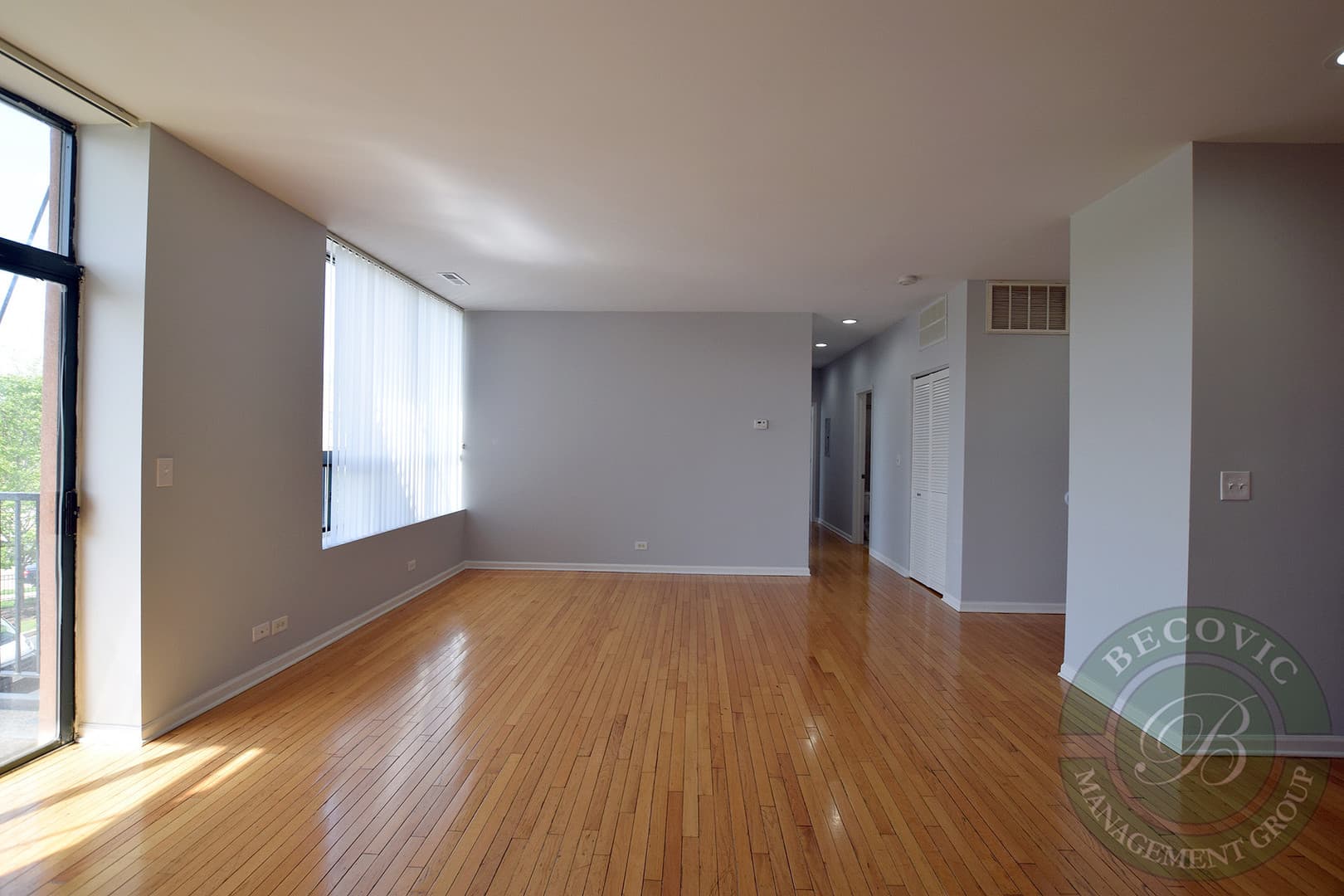 Chicago Apartment: 2451 W Howard Street