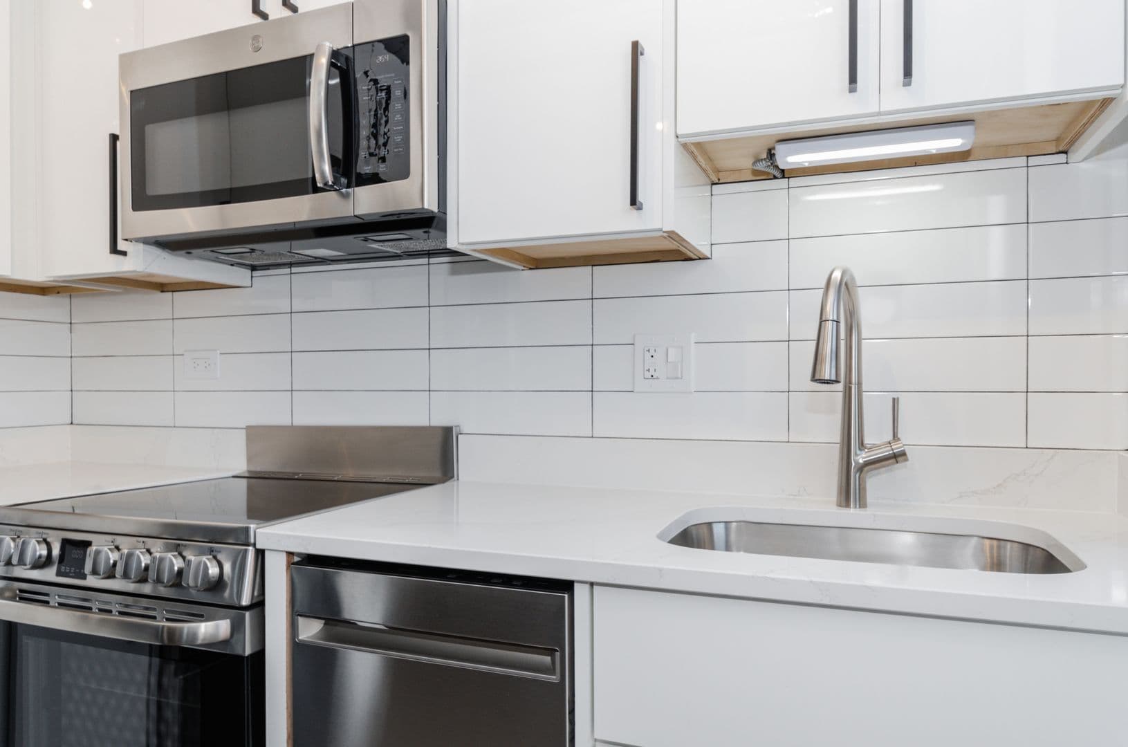 Chicago Apartment: 7645 N Sheridan Rd