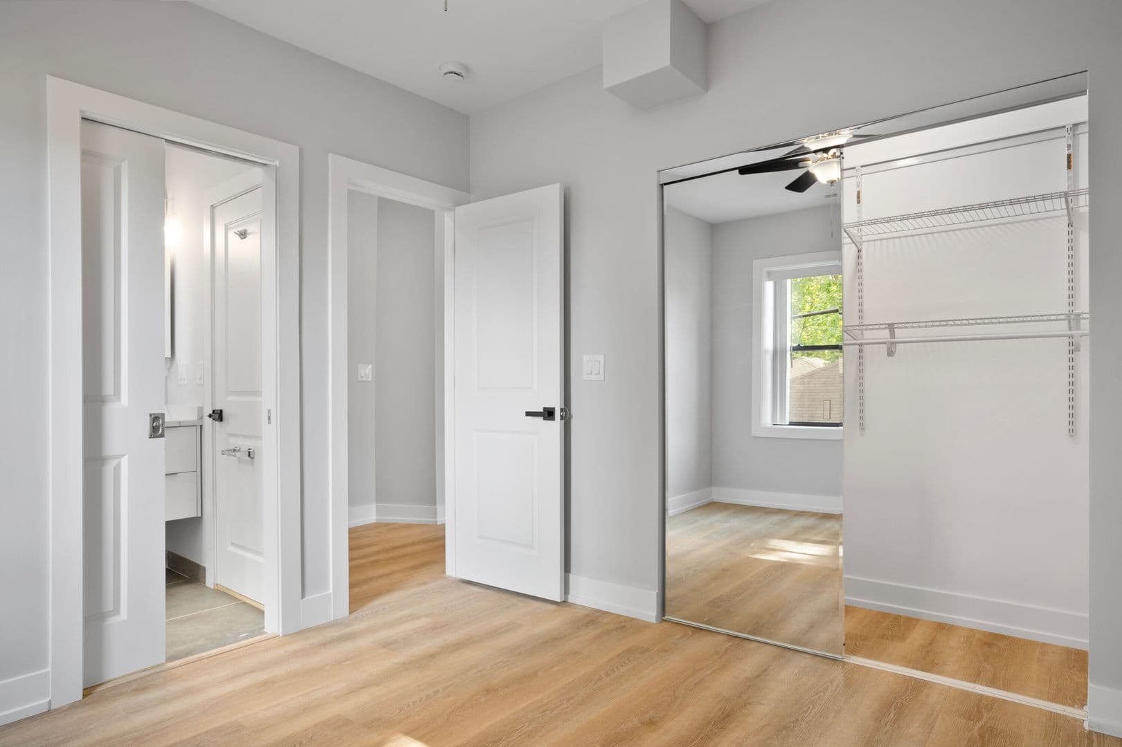 Chicago Apartment: 1548-1558.5 W Juneway
