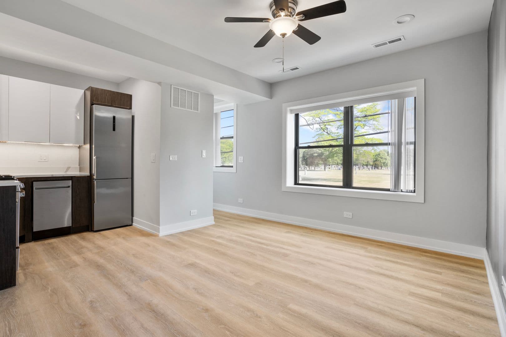 Chicago Apartment: 1548-1558.5 W Juneway