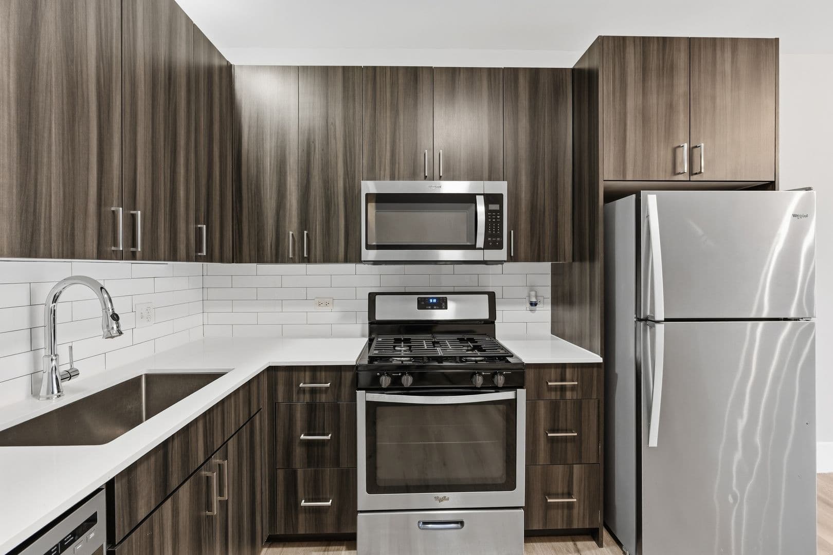 Chicago Apartment: 1531 W Howard Street