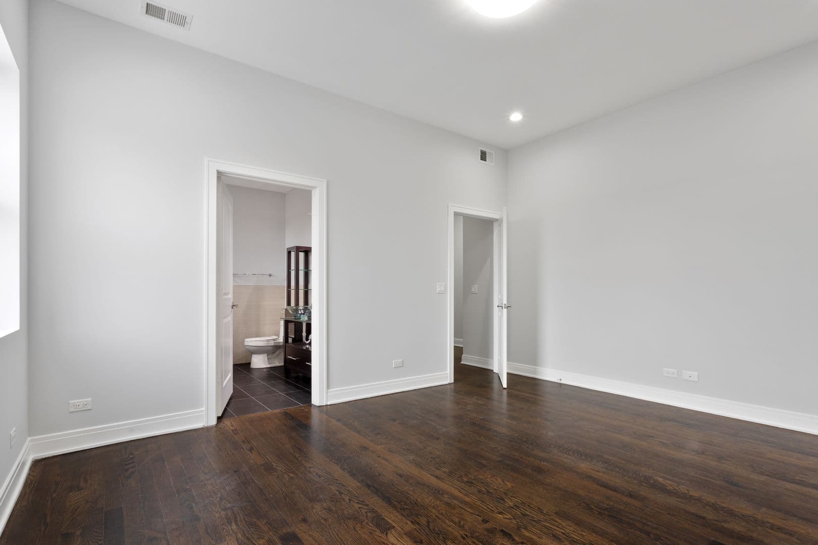Chicago Apartment: 1412 W Morse