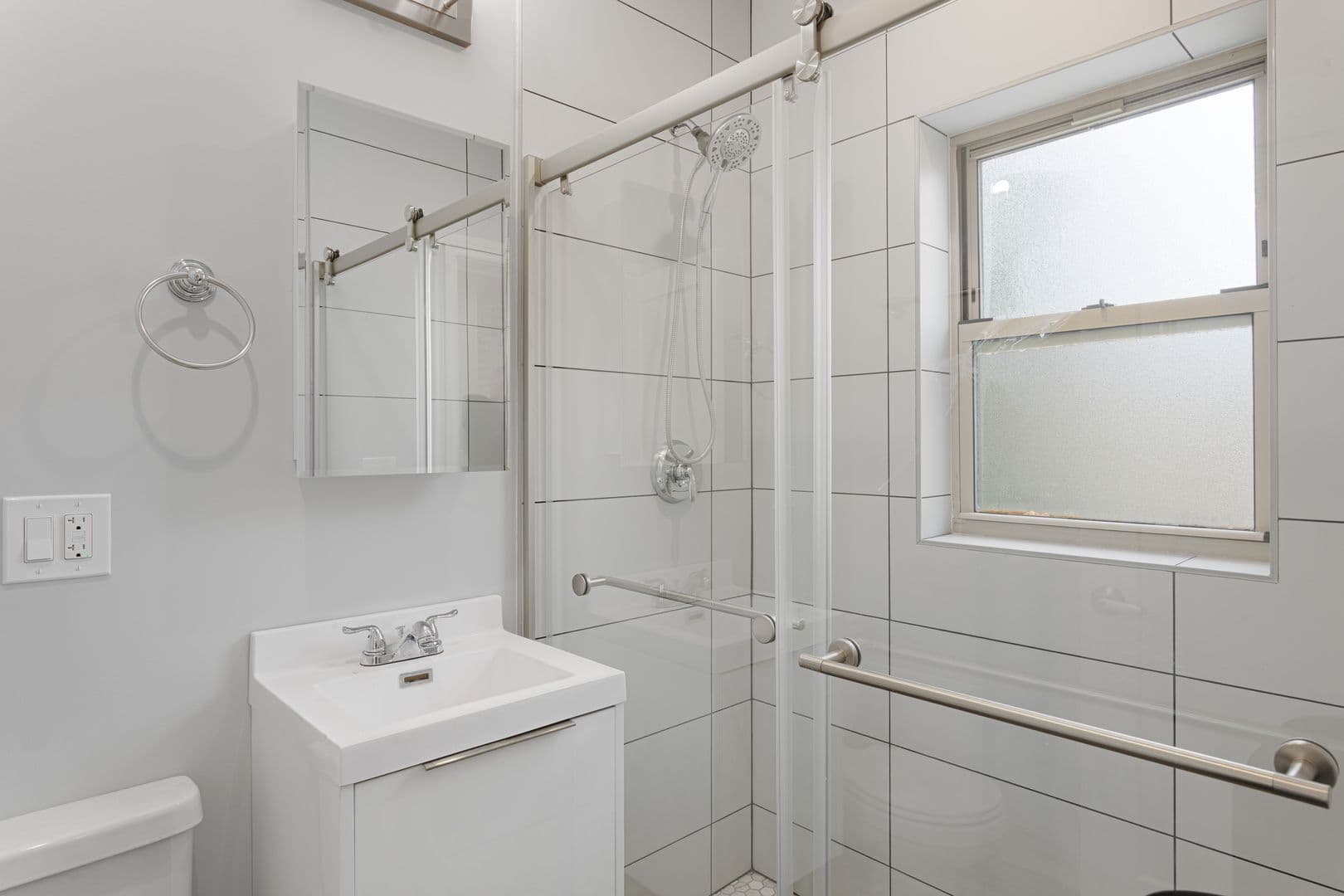 Chicago Apartment: 1627-35 W Chase Ave.