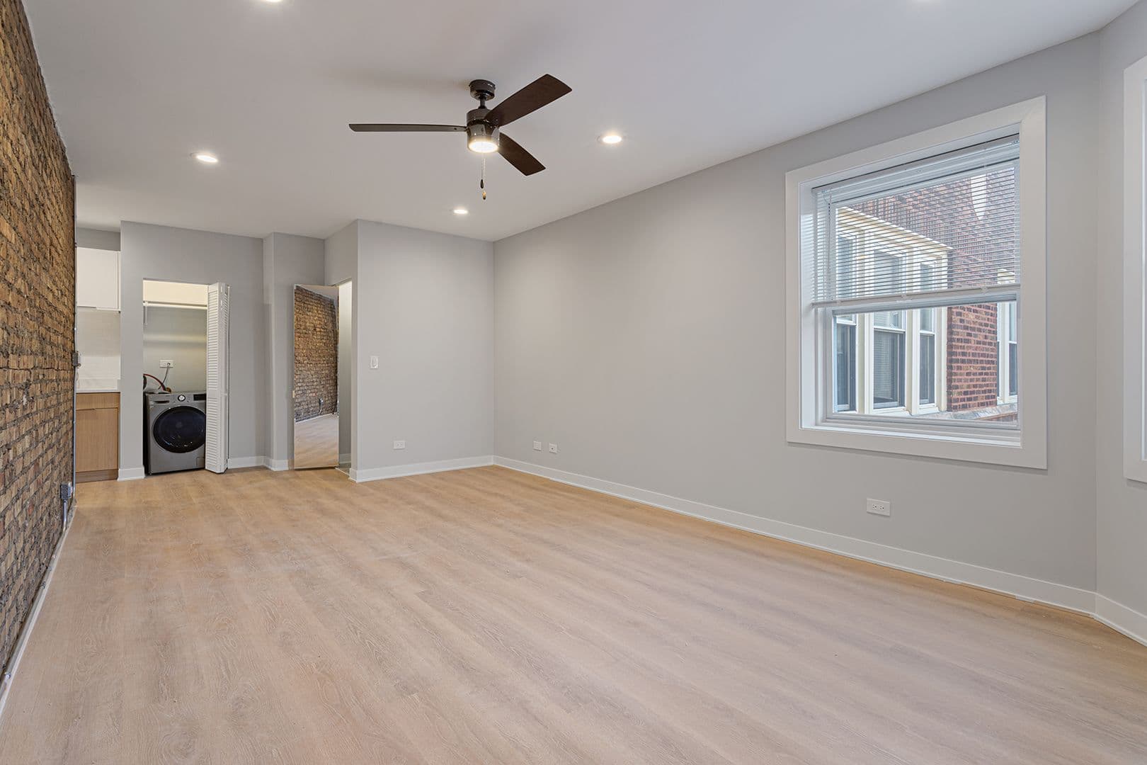 Chicago Apartment: 7381-89 N. Damen Ave
