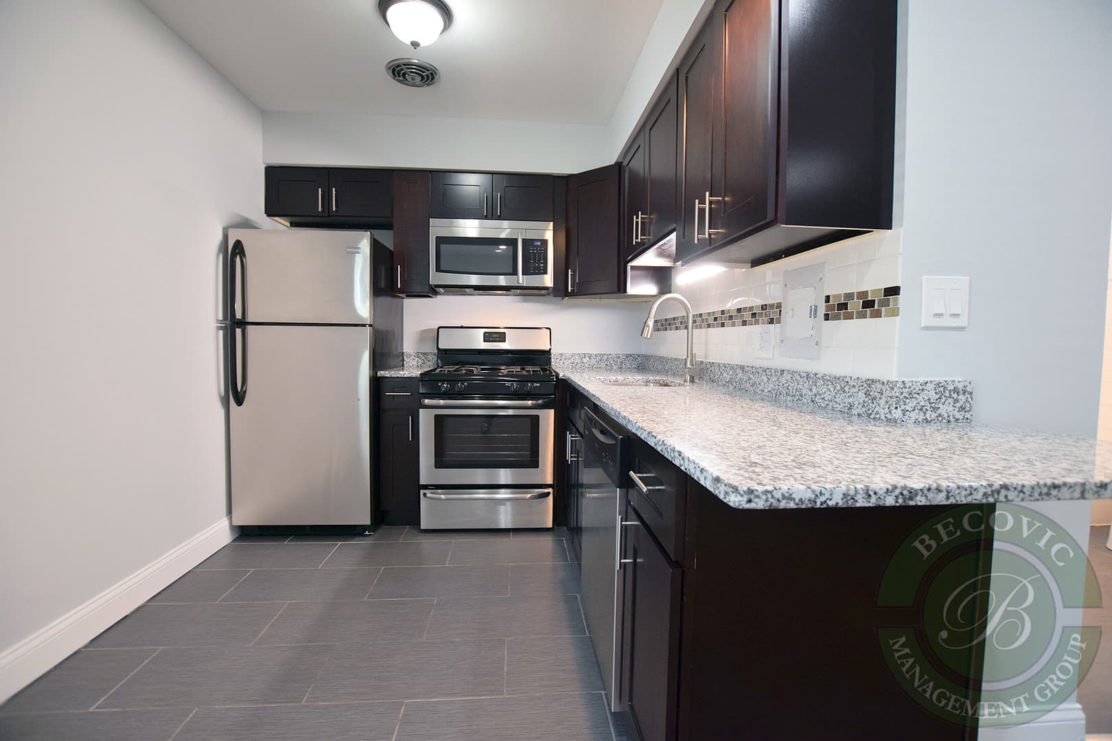 Chicago Apartment: 6201 N Kenmore Ave