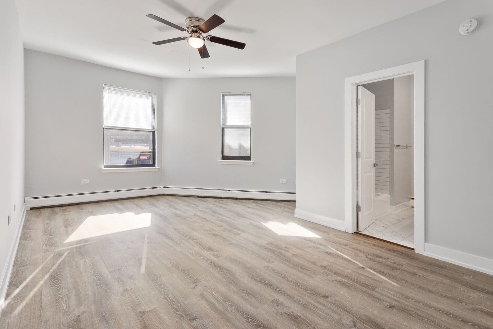 Chicago Apartment: 1625 W Howard