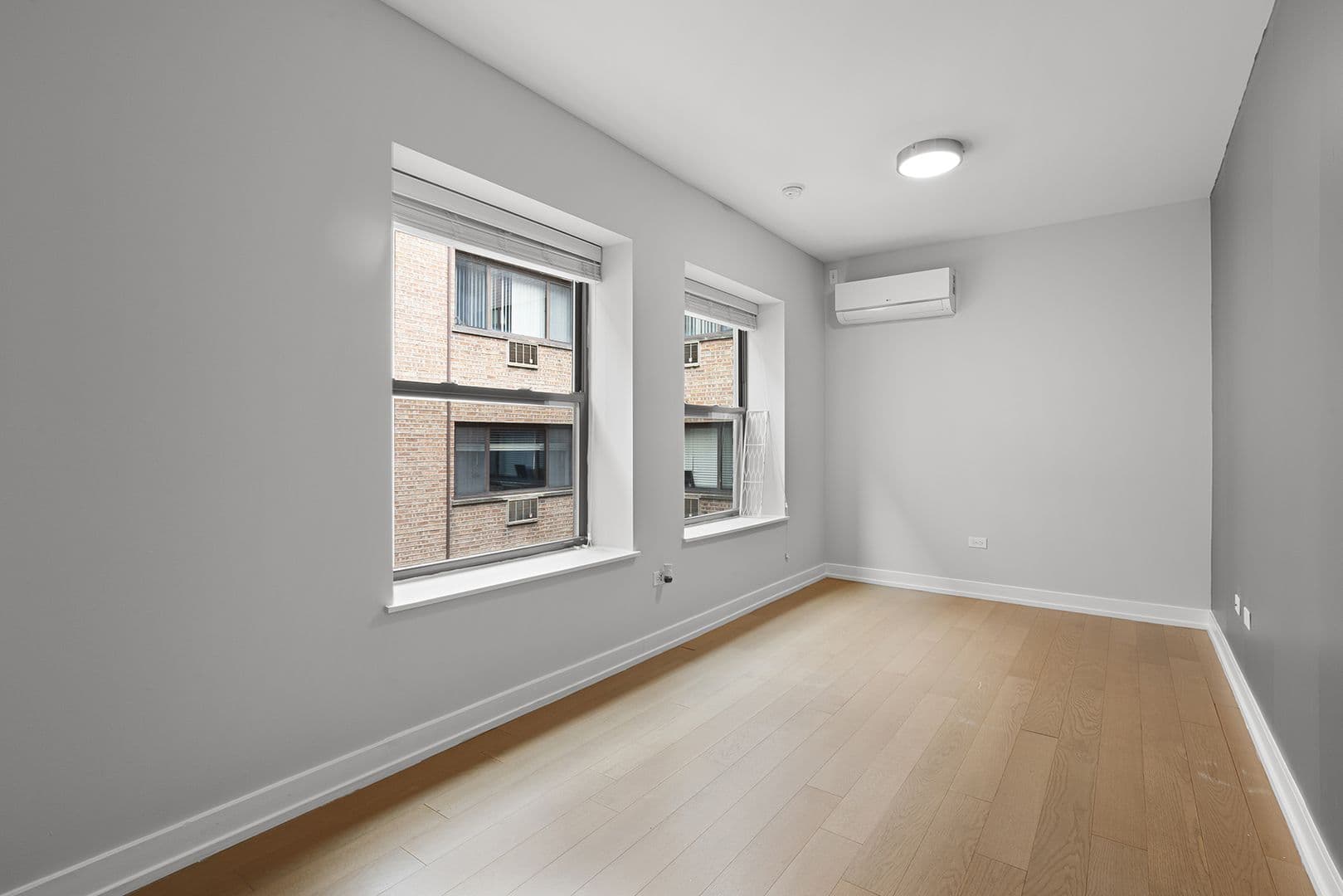 Chicago Apartment: 6019 N Winthrop Avenue