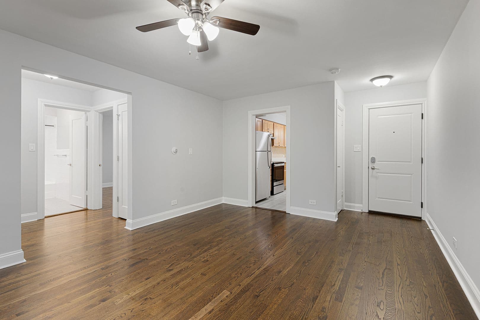 Chicago Apartment: 7630 - 38 N Eastlake Ter