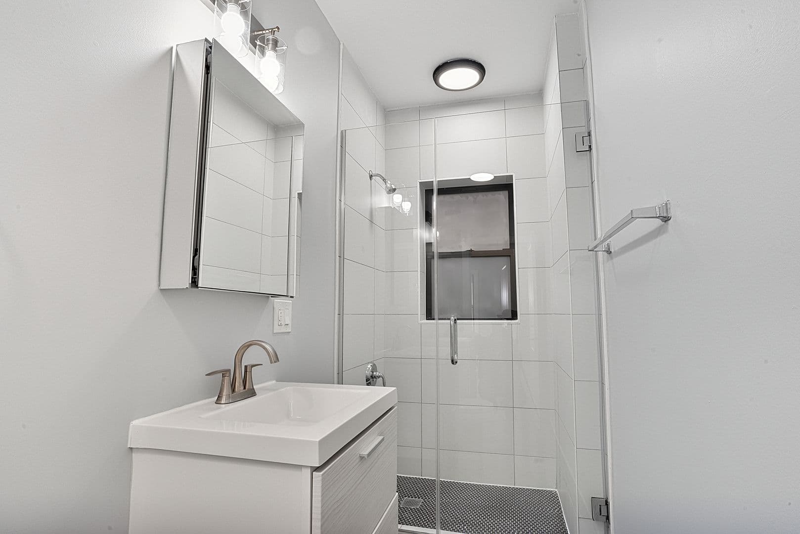 Chicago Apartment: 1700-08 W Juneway Terrace