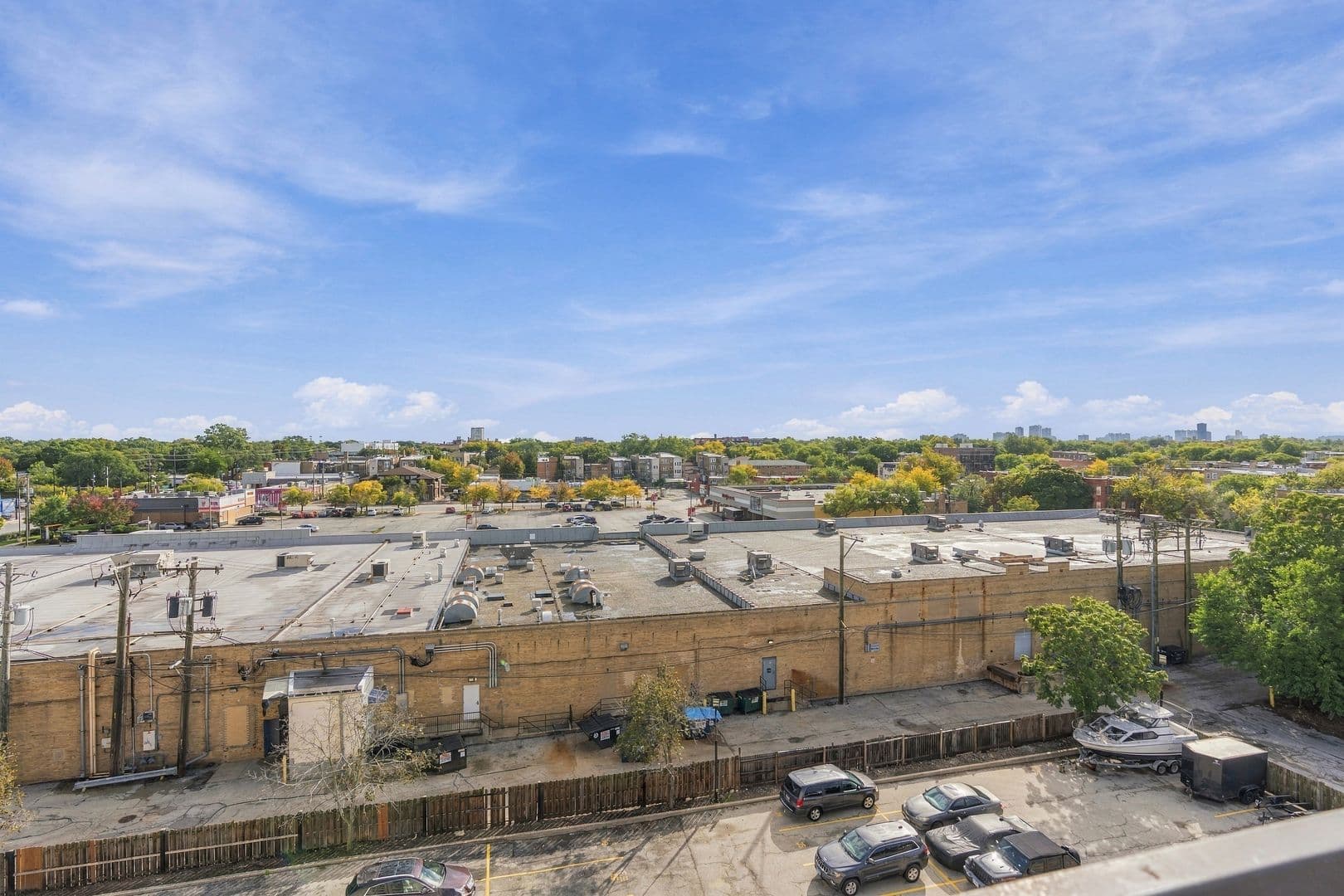Chicago Apartment: 2451 W Howard Street