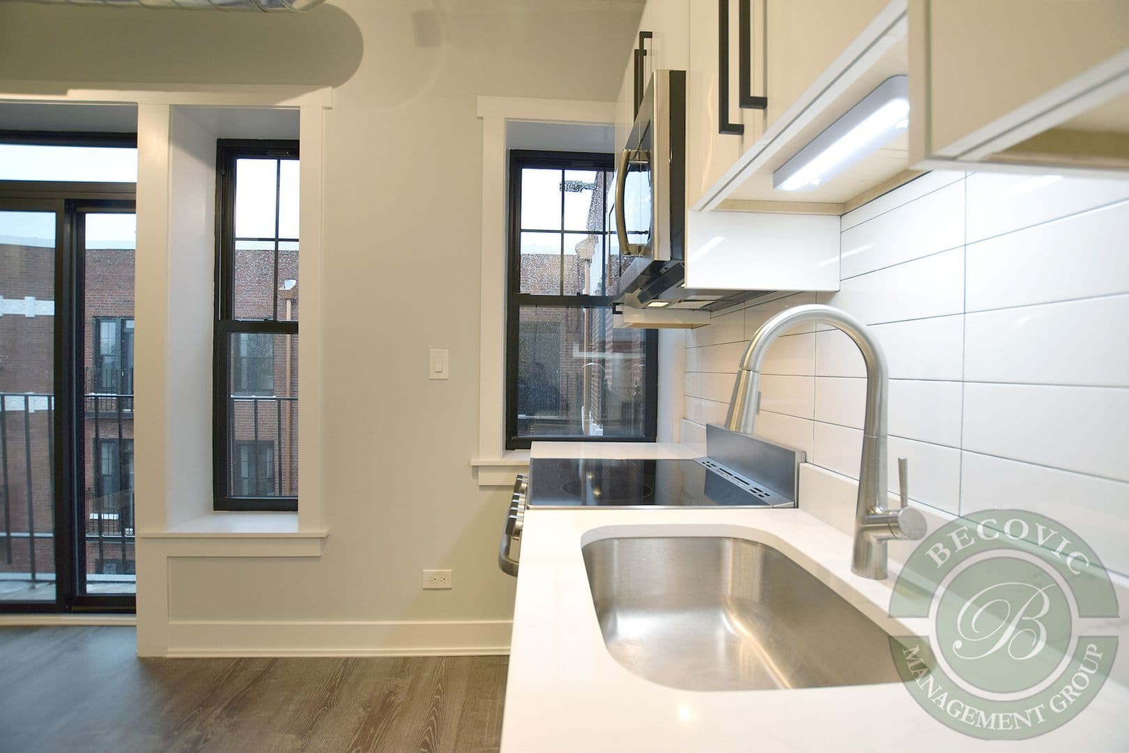 Chicago Apartment: 7645 N Sheridan Rd