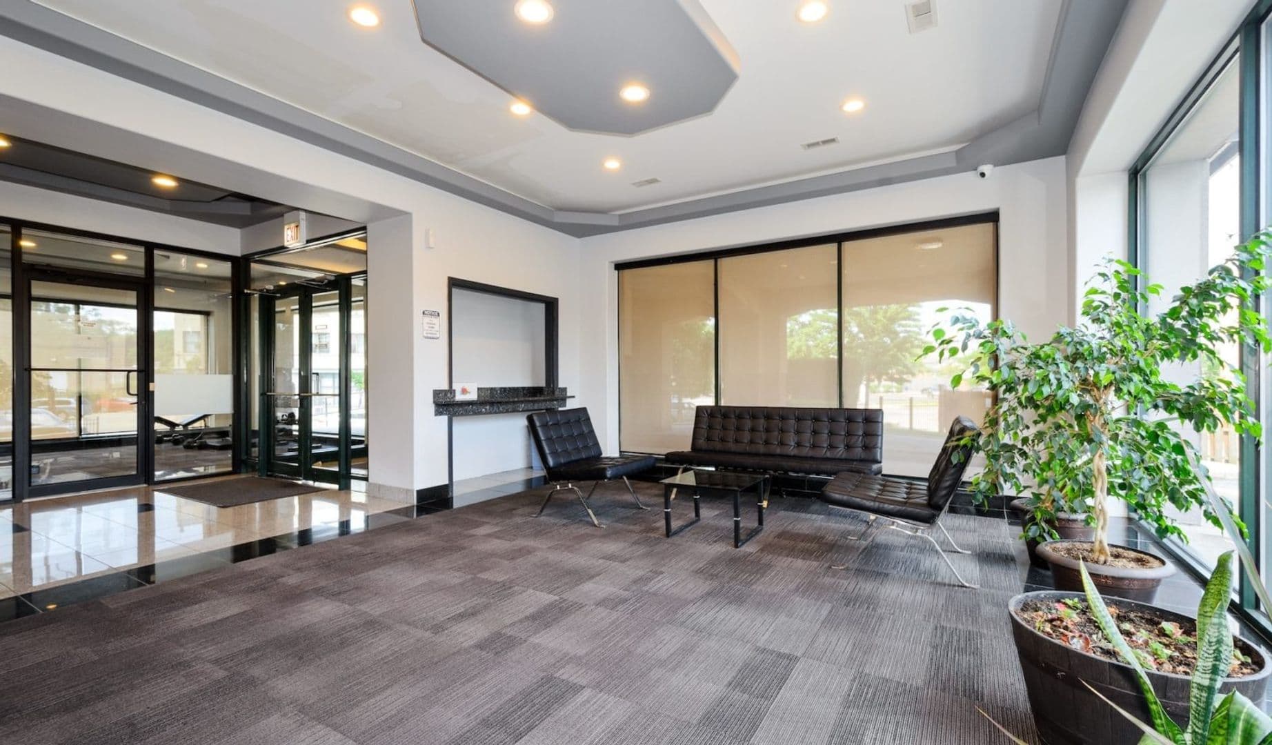 Chicago Apartment: 2451 W Howard Street