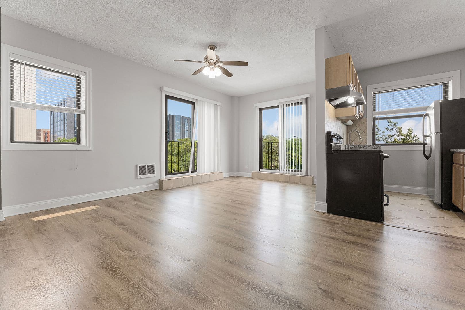 Chicago Apartment: 4520 N Clarendon Ave