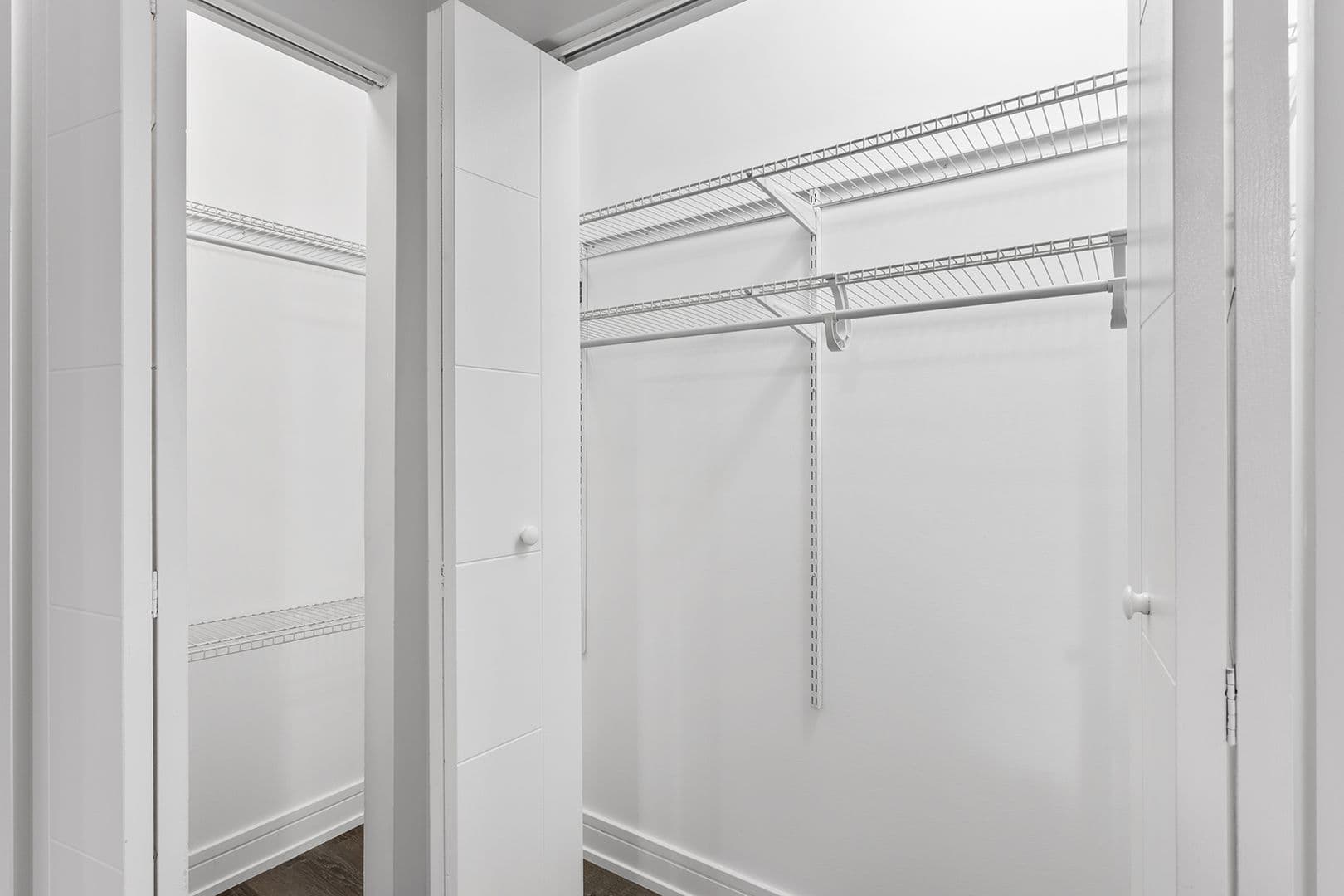 Chicago Apartment: 1521 W Sherwin Ave