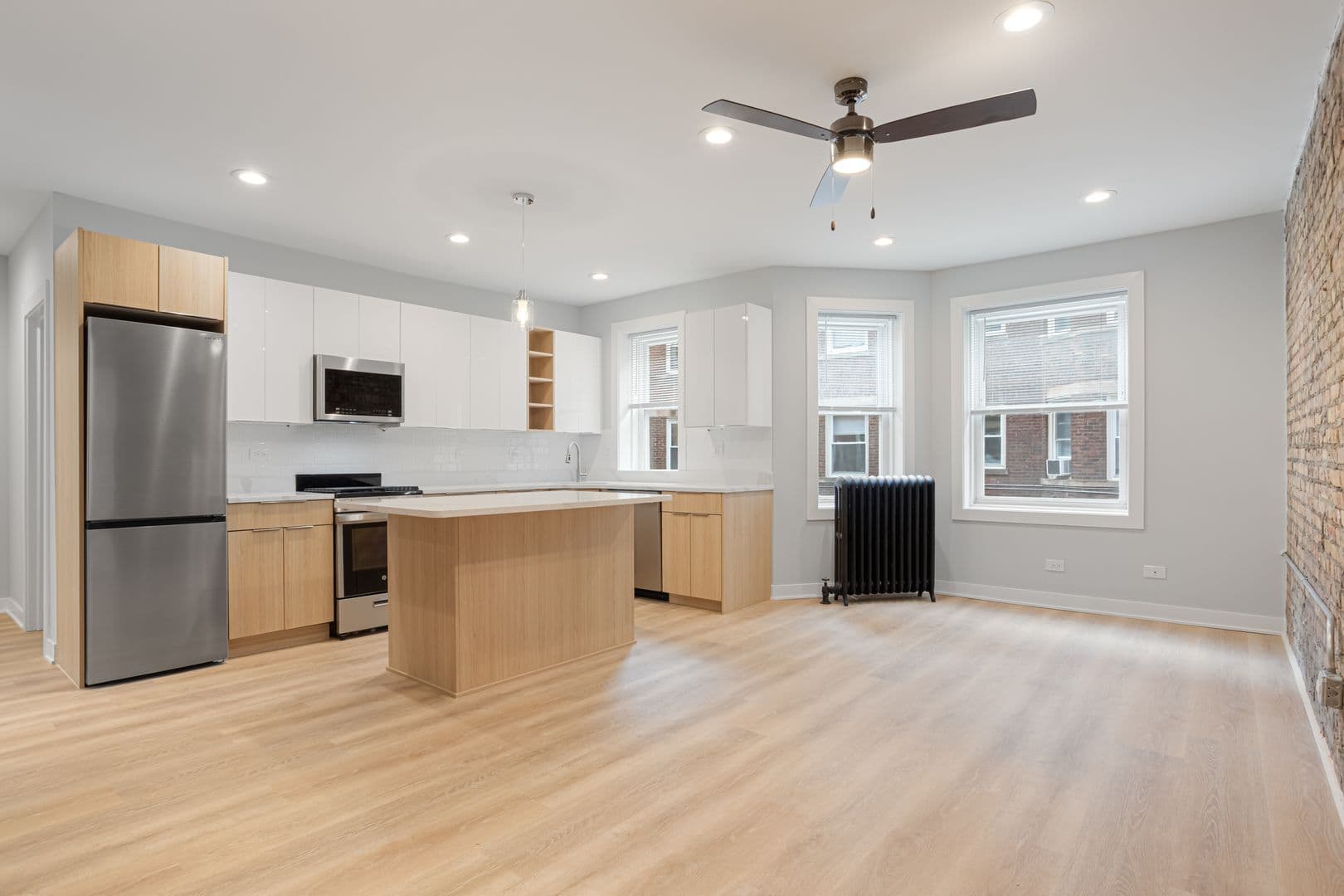 Chicago Apartment: 7381-89 N. Damen Ave