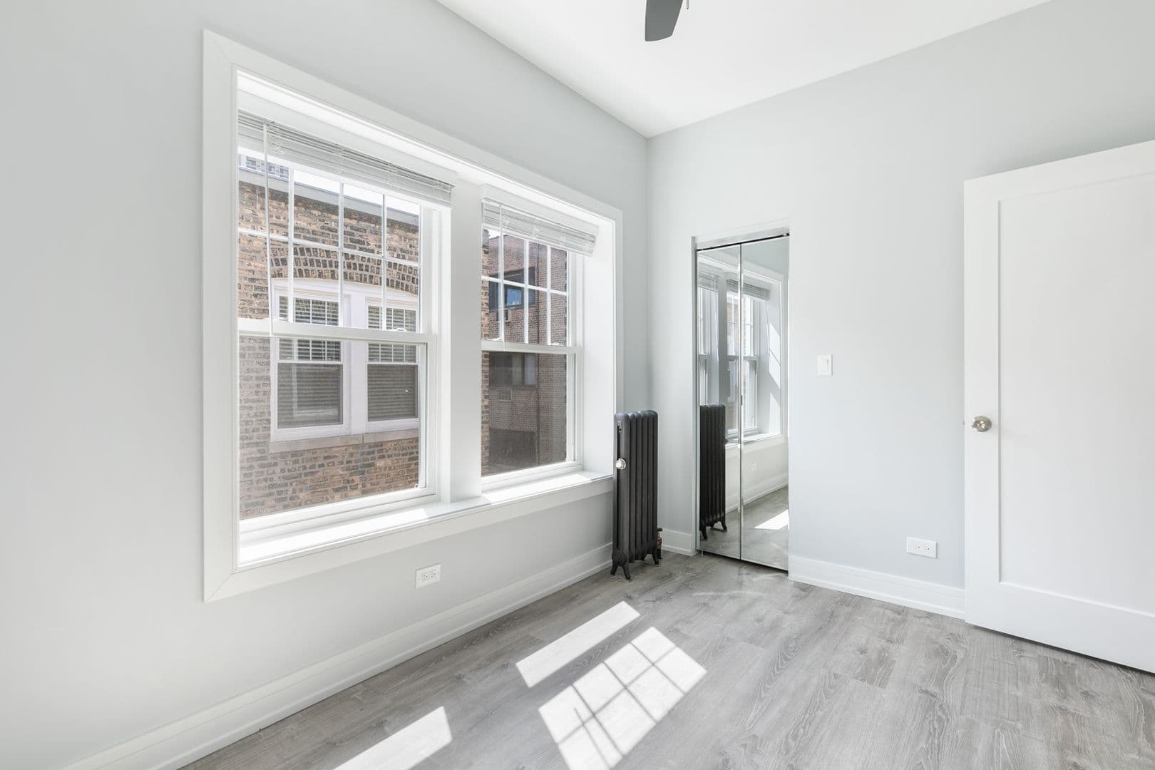 Chicago Apartment: 6035-6045 N Winthrop