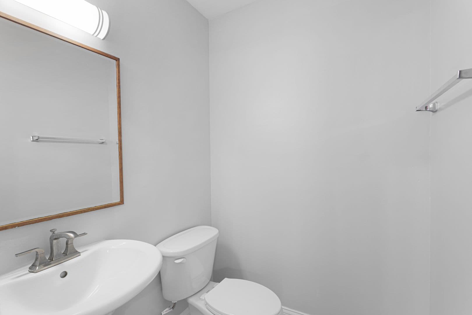 Chicago Apartment: 7526-7530 N Seeley Avenue