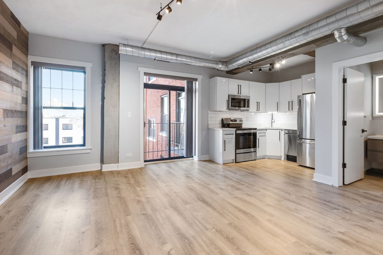 Chicago Apartment: 7645 N Sheridan Rd