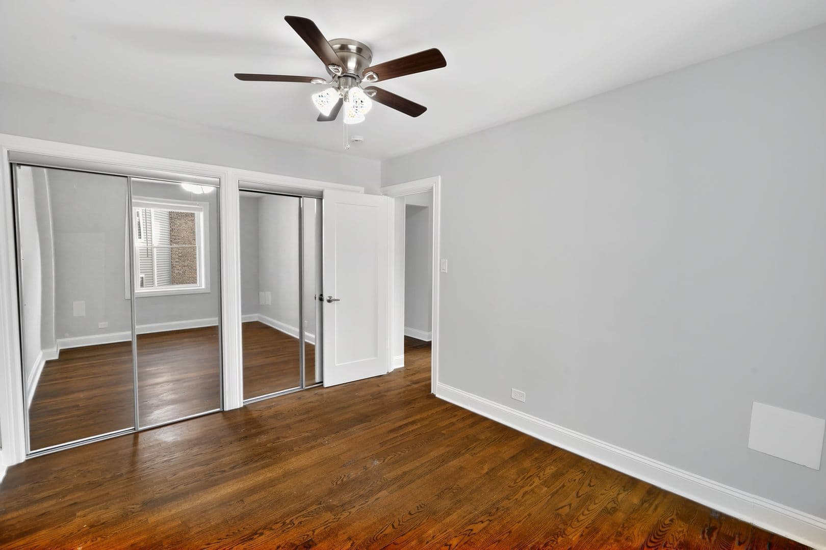 Chicago Apartment: 7630 - 38 N Eastlake Ter