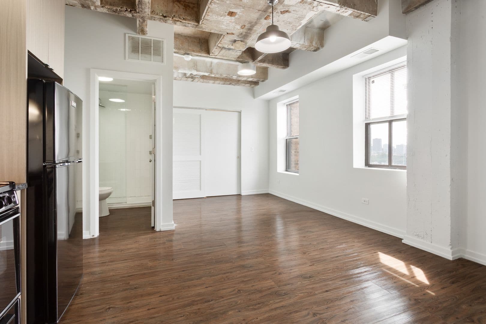 Chicago Apartment: 1325 W Wilson Avenue