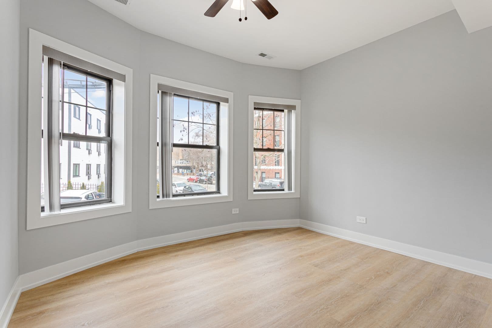 Chicago Apartment: 7642-48 N Eastlake Terrace