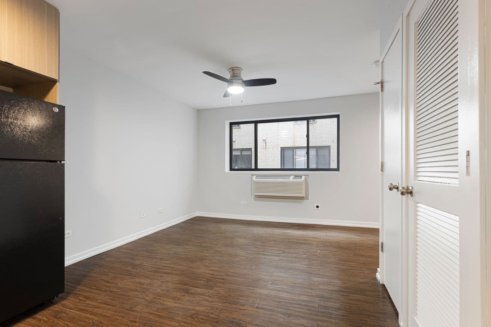 Chicago Apartment: 5411 N Winthrop Avenue