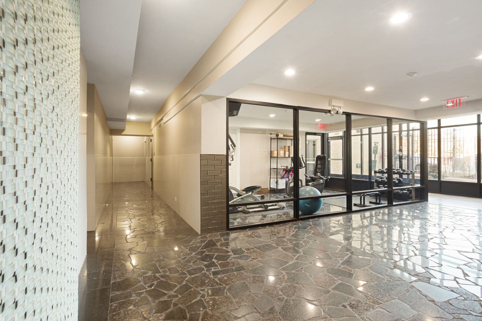 Chicago Apartment: 7616 N Marshfield Ave