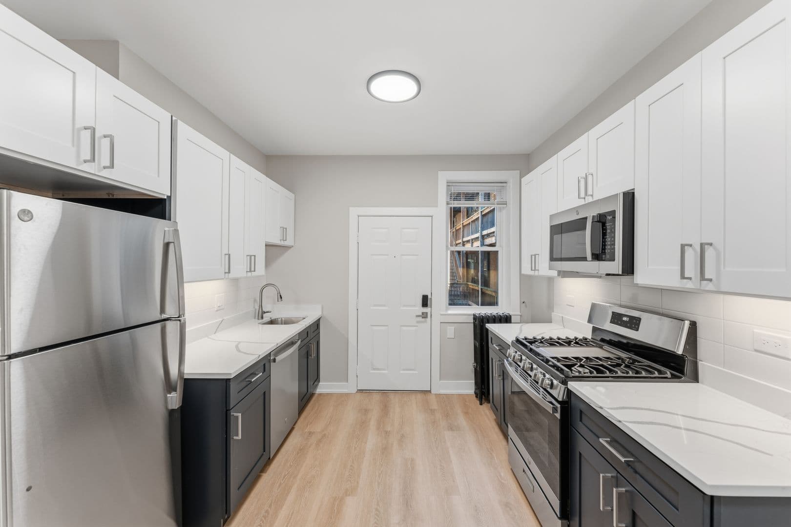 Chicago Apartment: 1722-24 W Juneway Terrace