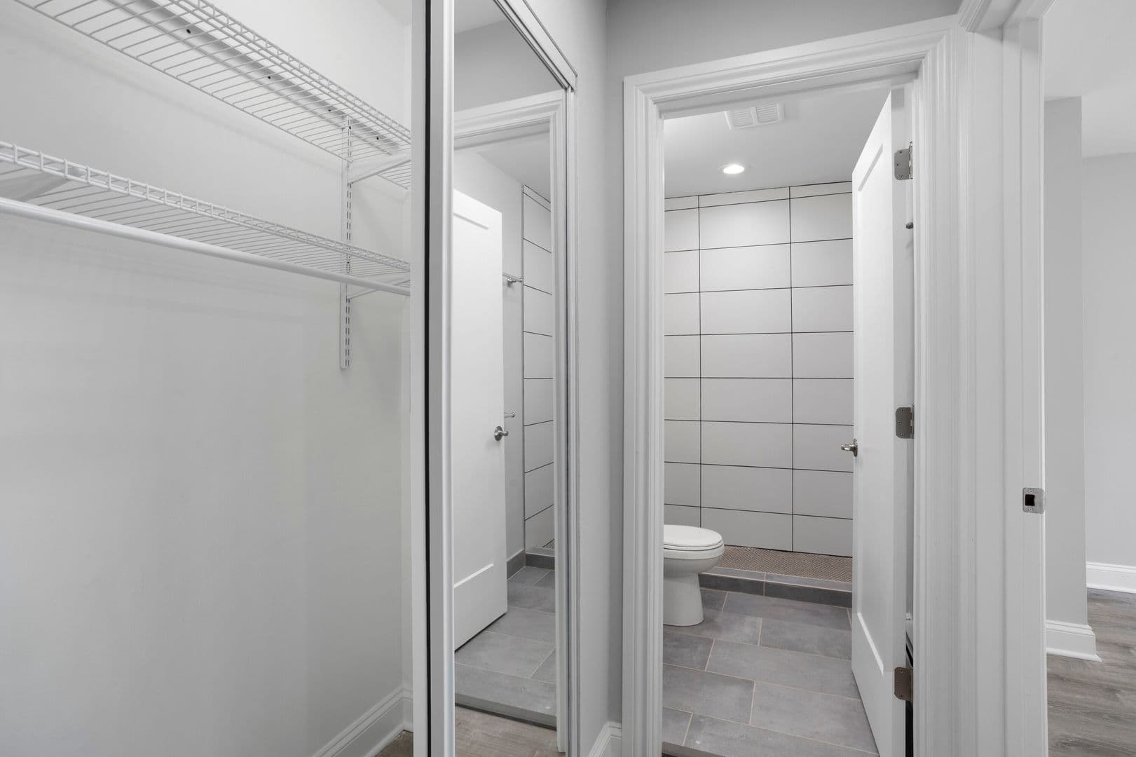 Chicago Apartment: 6758 N. Sheridan Rd.
