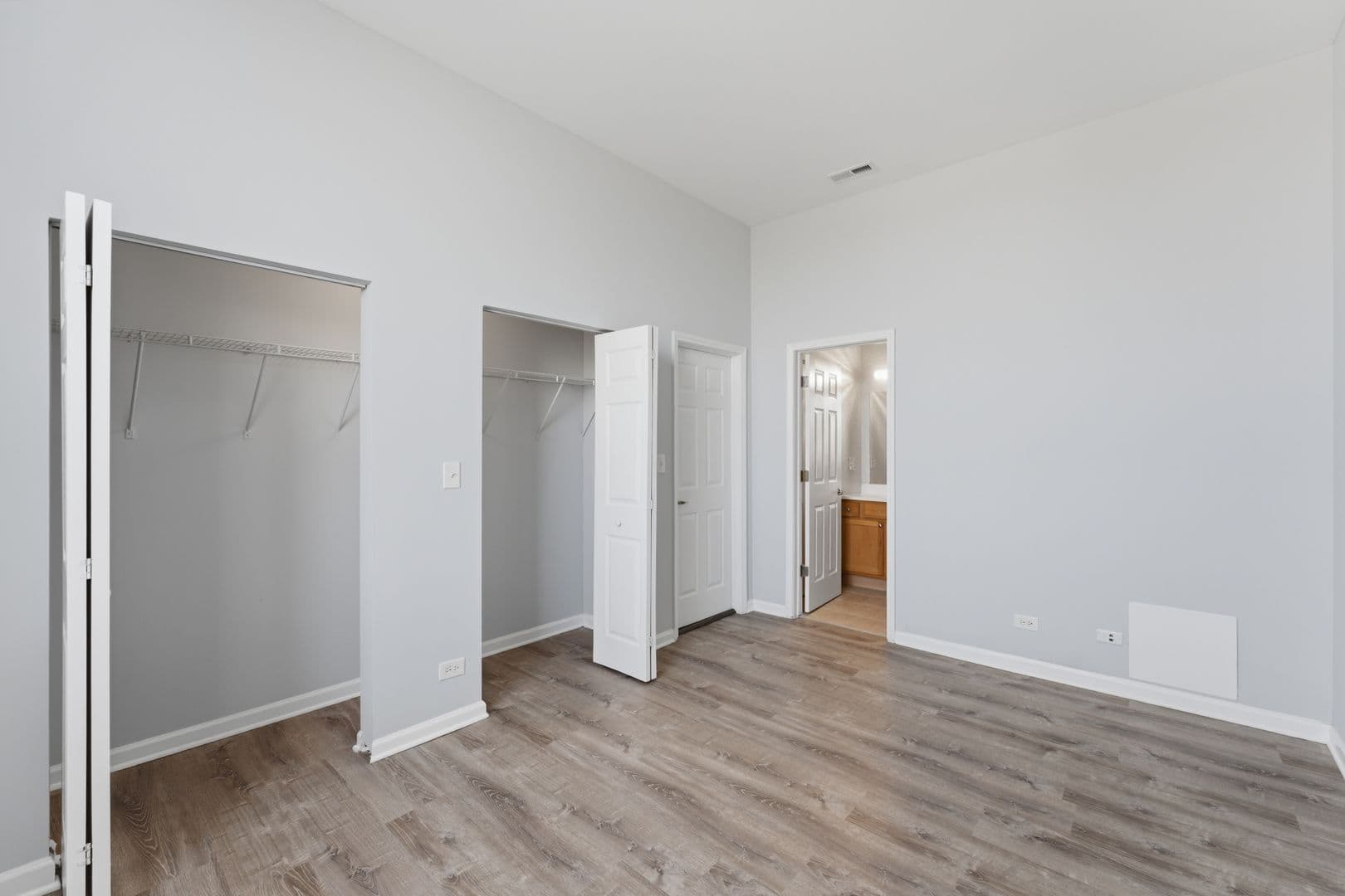 Chicago Apartment: 2451 W Howard Street