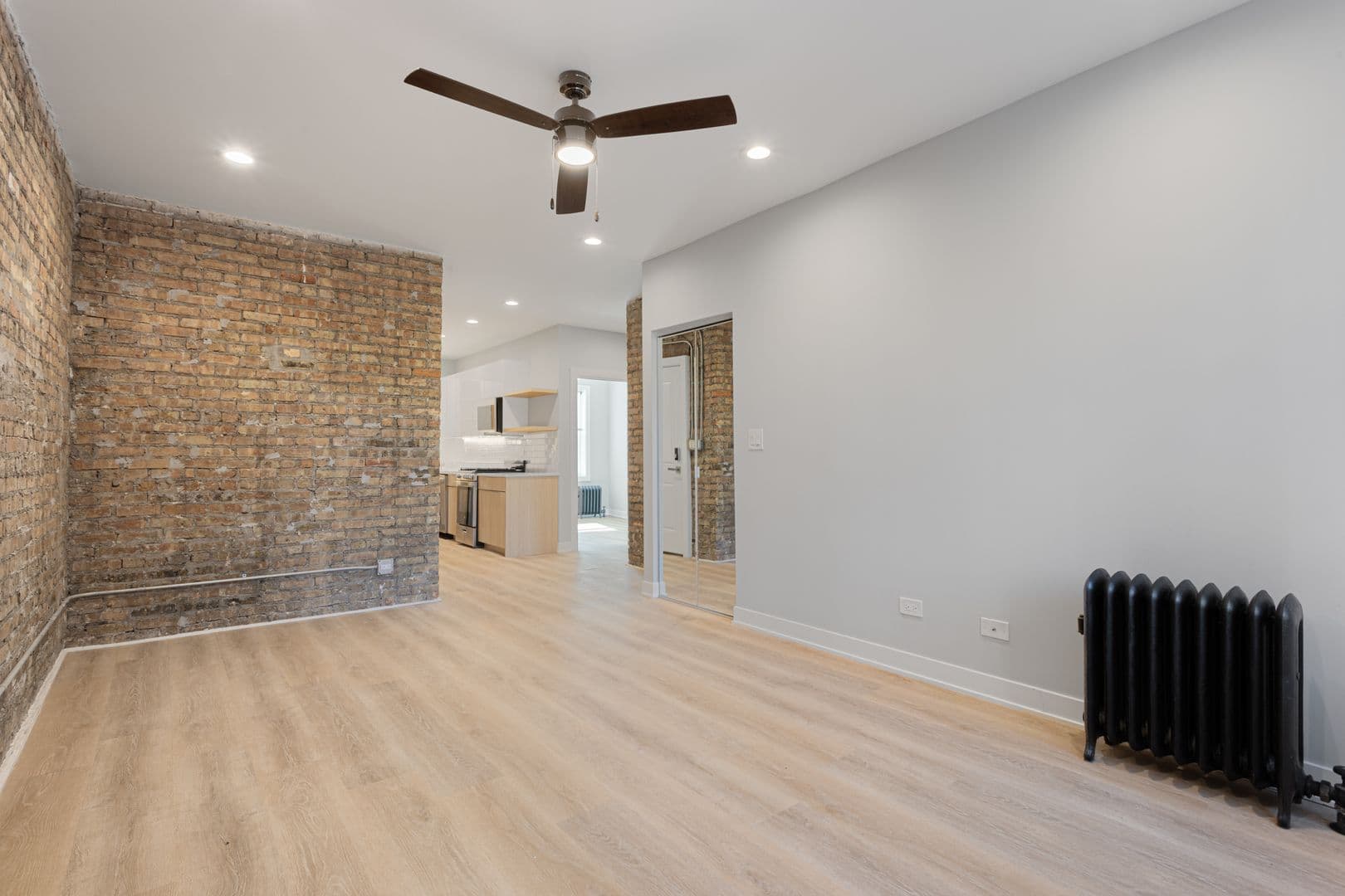 Chicago Apartment: 7381-89 N. Damen Ave