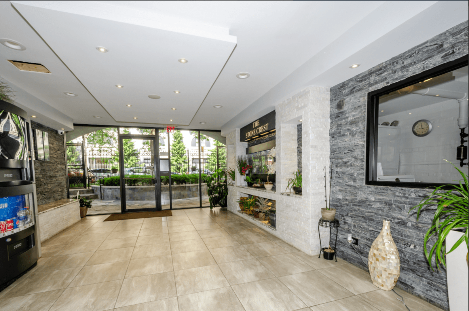 Chicago Apartment: 6201 N Kenmore Ave