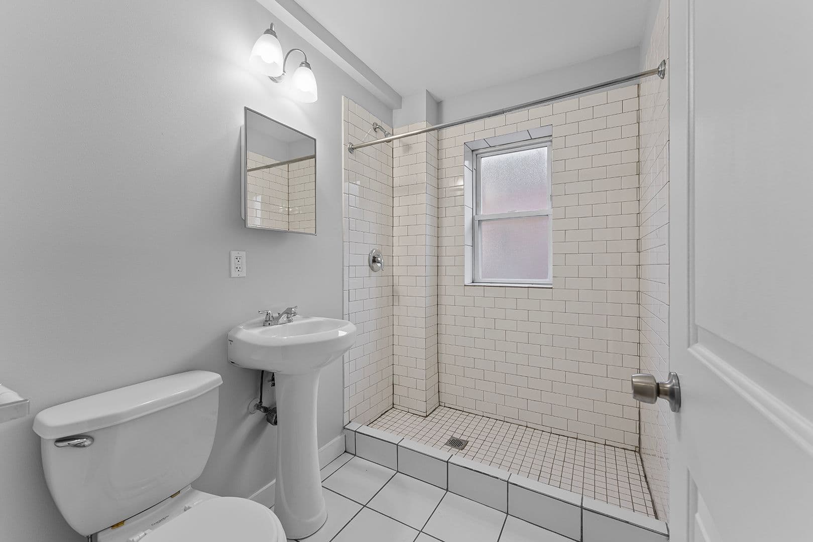 Chicago Apartment: 7450-7456 N Greenview Ave