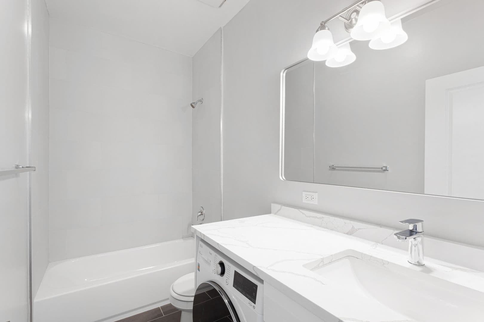 Chicago Apartment: 1625 W Howard
