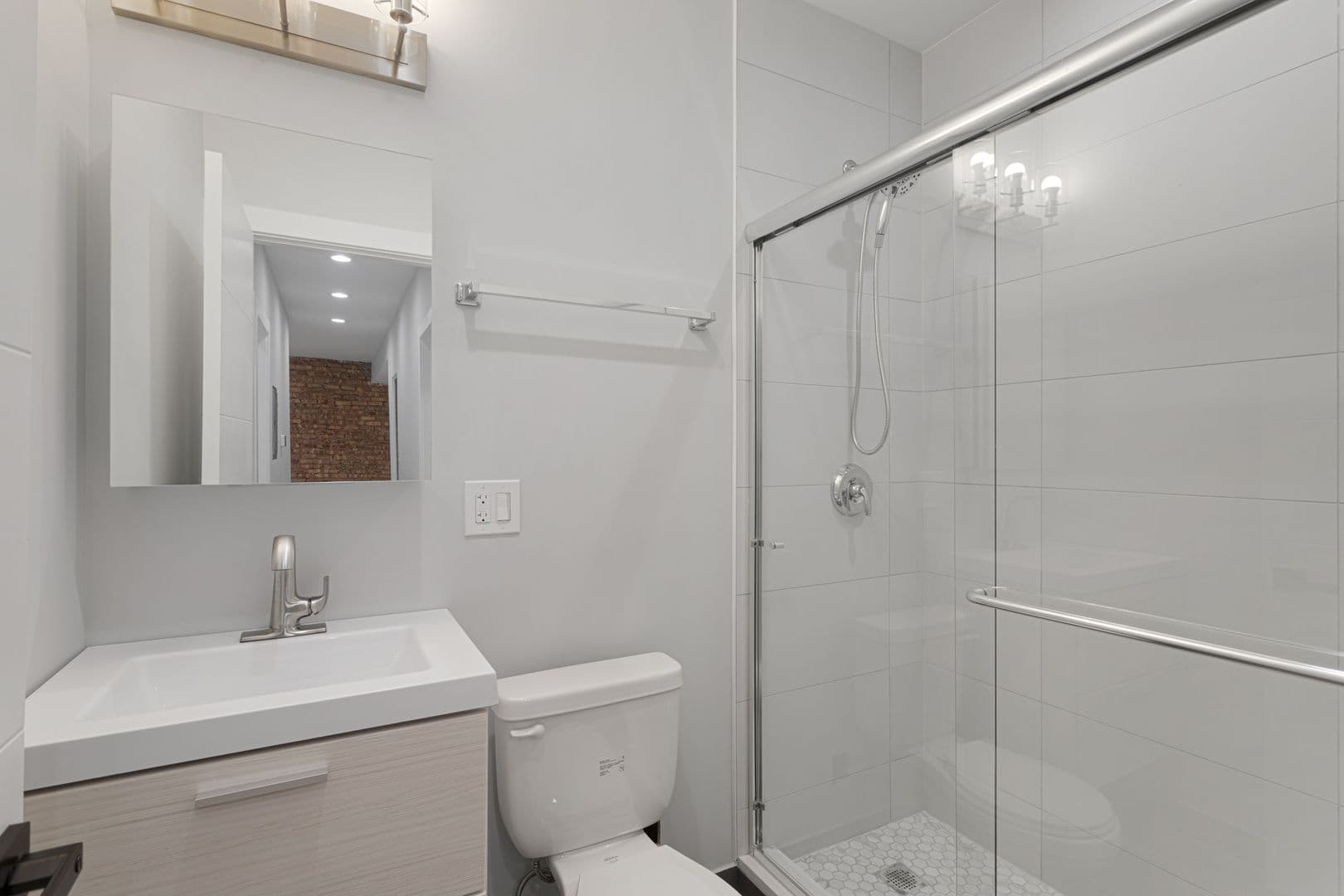Chicago Apartment: 1548-1558.5 W Juneway