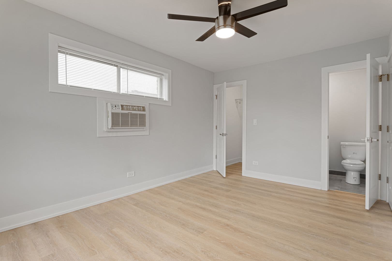 Chicago Apartment: 7070 N Sheridan Rd