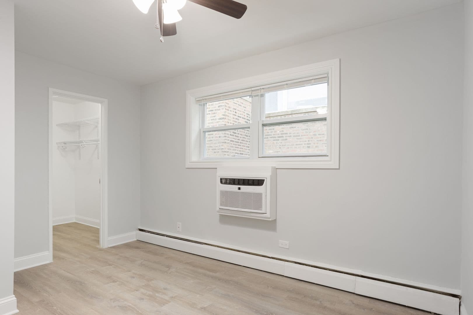 Chicago Apartment: 7606 N Eastlake Ter
