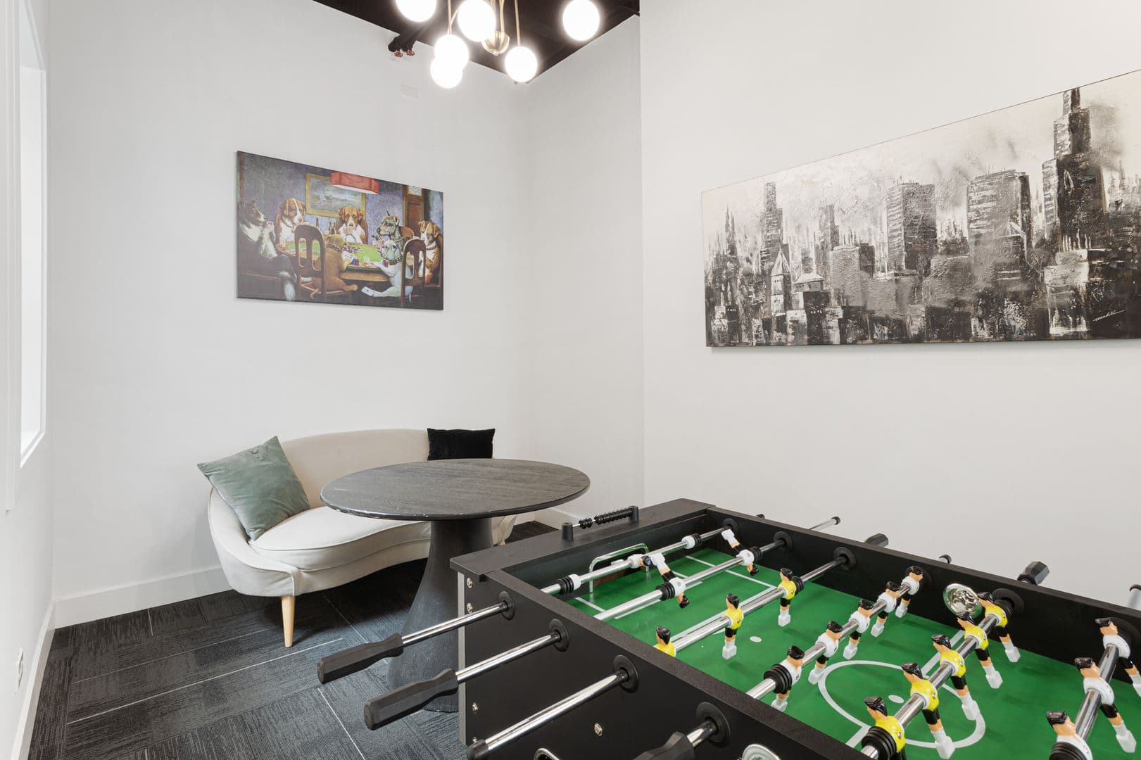 Chicago Apartment: 6026 N Winthrop