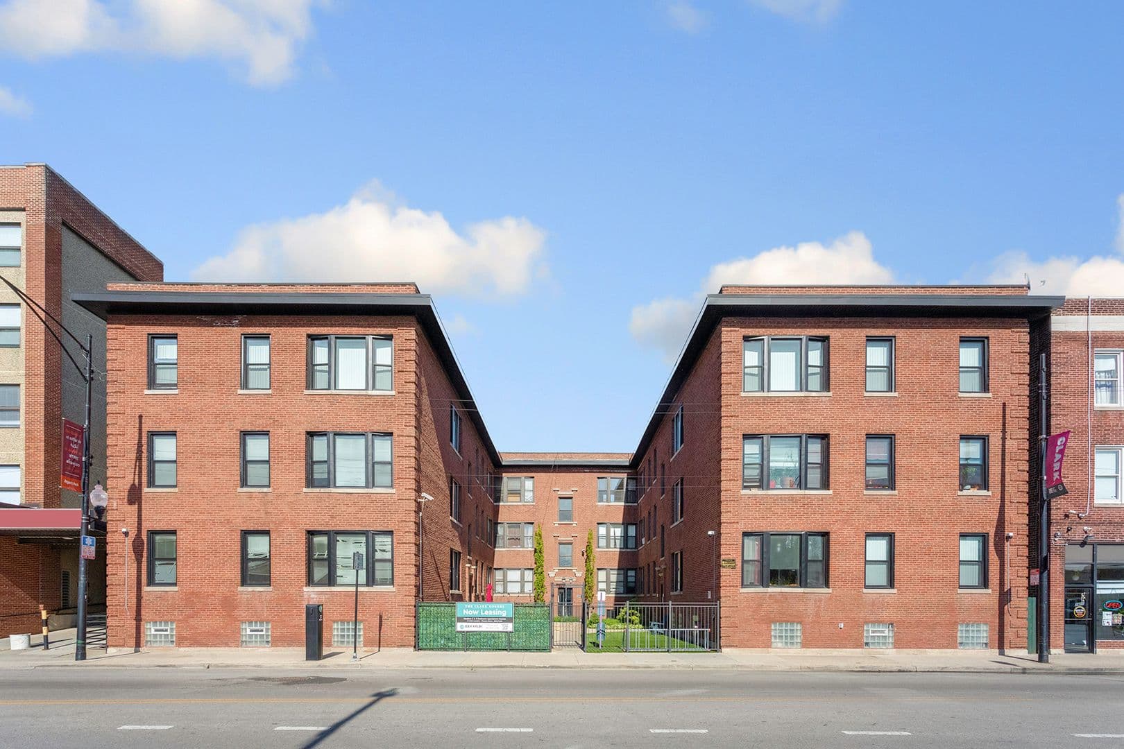 Chicago Apartment: 7417-27 N Clark