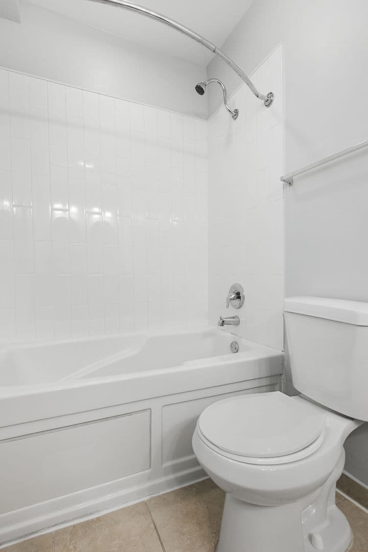 Chicago Apartment: 7722-7734 N Ashland Ave
